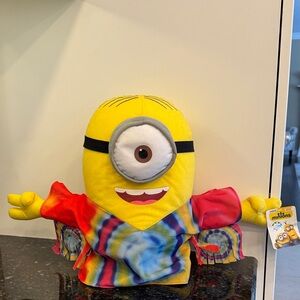 DESPICABLE ME STUART MINION HIPPIE 14” PLUSH TIE DYE SUPER CUTE!!NWT